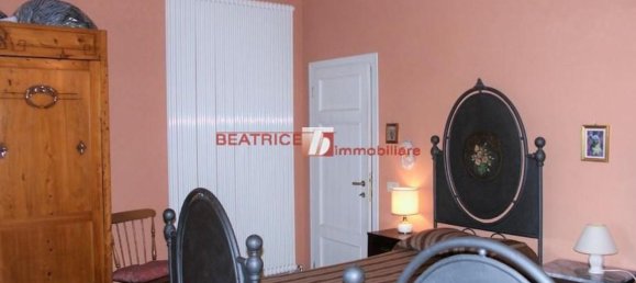 8 rooms House in Capannori, Italy No. 16950 16