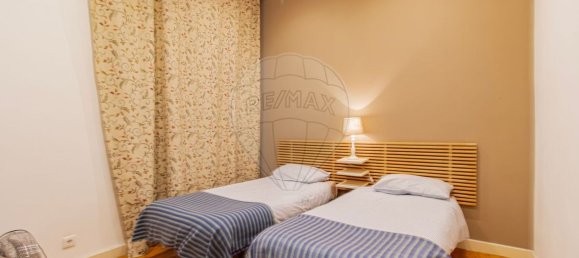 3 bedrooms Apartment in Lisbon, Portugal No. 9742 16