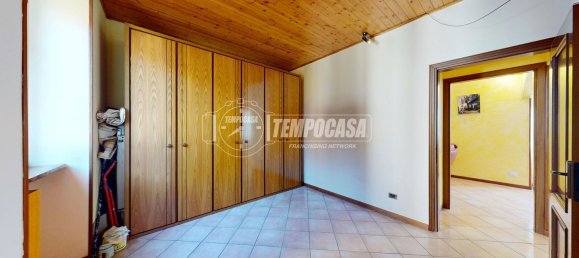 2-salle Appartement à Olgiate Comasco, Italy No. 313810 11
