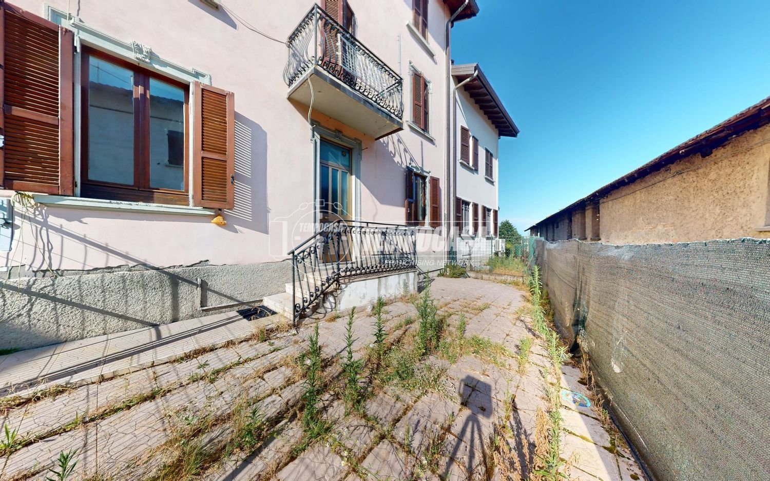 2-salle Appartement à Olgiate Comasco, Italy No. 313810