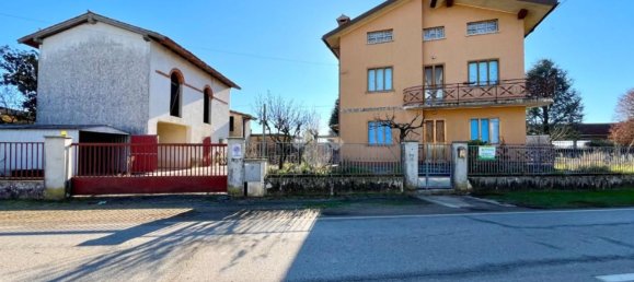 Дом с 4 комнатами в Удине, Италия № 160762 2