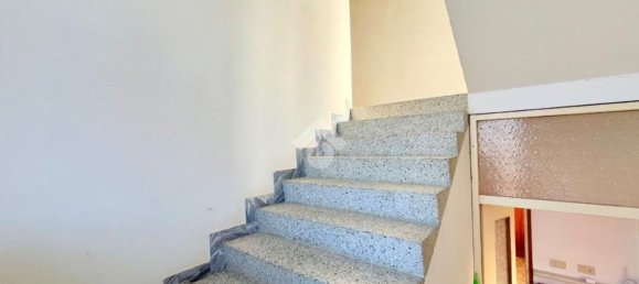 Дом с 4 комнатами в Удине, Италия № 160762 18