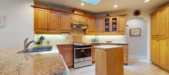 3 bedrooms House in British Columbia, Canada No. 1103 10