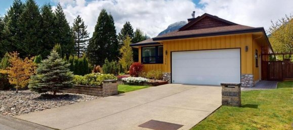 3 bedrooms House in British Columbia, Canada No. 1103 3