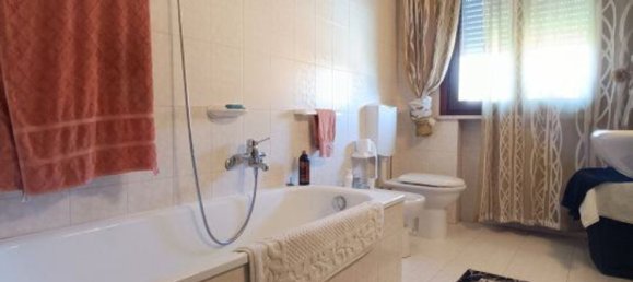 Villa de 8 habitaciónes en Casale di Scodosia, Italy No. 300844 9