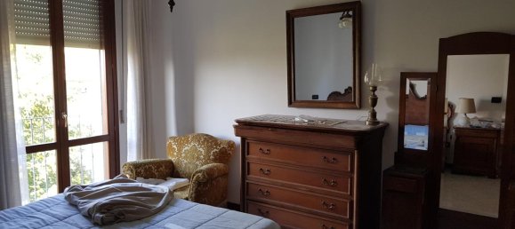4 rooms Apartment in Capannori, Italy No. 91851 9