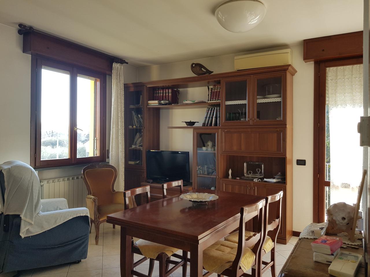 4 rooms Apartment in Capannori, Italy No. 91851
