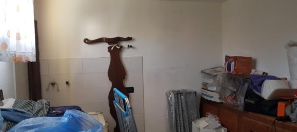 4 rooms Apartment in Capannori, Italy No. 91851 4