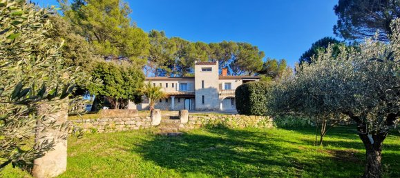 Замки и поместья с 5 спальнями в Юзес, Франция № 309100 11