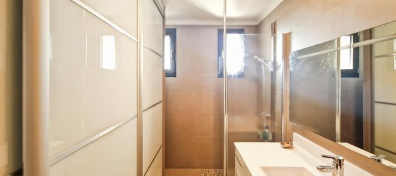 Замки и поместья с 5 спальнями в Юзес, Франция № 309100 10