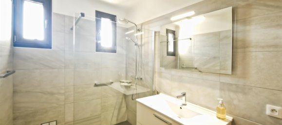 Замки и поместья с 5 спальнями в Юзес, Франция № 309100 9