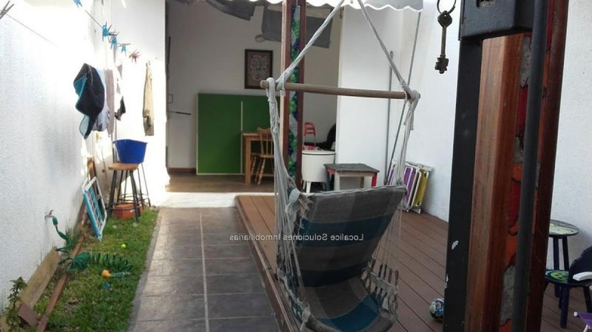 Casa de 3 dormitorios en Montevideo, Uruguay No. 9191