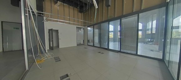 374m² Warehouse in Madrid, Spain No. 74474 9