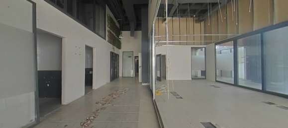 374m² Warehouse in Madrid, Spain No. 74474 8