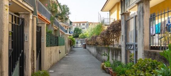 3 bedrooms Apartment in Aci Catena, Italy No. 324955 4