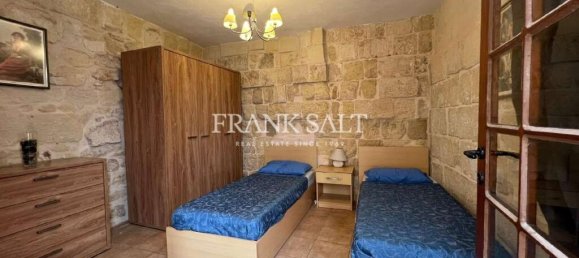 2 bedrooms Maisonette in Birgu, Malta No. 2688 6