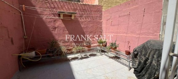 2 bedrooms Maisonette in Birgu, Malta No. 2688 8
