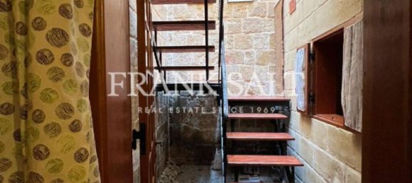 2 bedrooms Maisonette in Birgu, Malta No. 2688 4