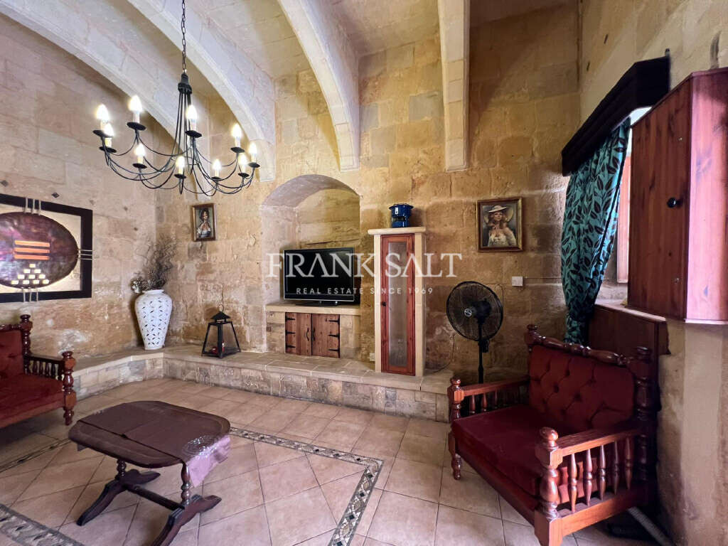 2 bedrooms Maisonette in Birgu, Malta No. 2688
