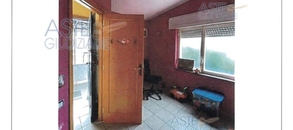 6 rooms House in Naples, Italy No. 261172 8