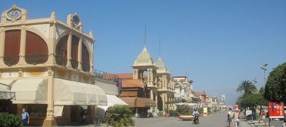 6 rooms House in Viareggio, Italy No. 16057 26