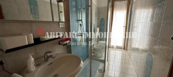 6 rooms House in Viareggio, Italy No. 16057 16