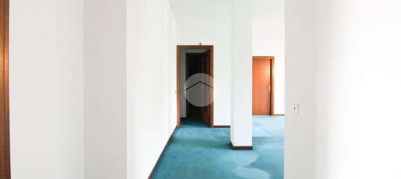 4 Schlafzimmer Wohnung in Milan, Italy, Nr. 373170 8