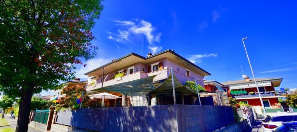 Apartamento de 4 dormitorios en Travagliato, Italy No. 361362 20