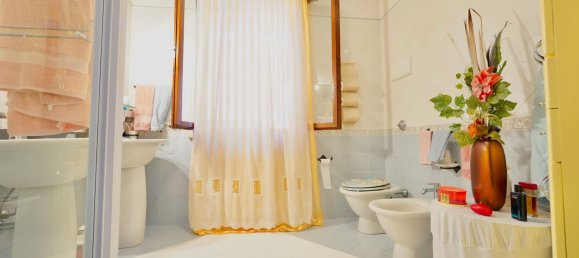 Apartamento de 4 dormitorios en Travagliato, Italy No. 361362 12