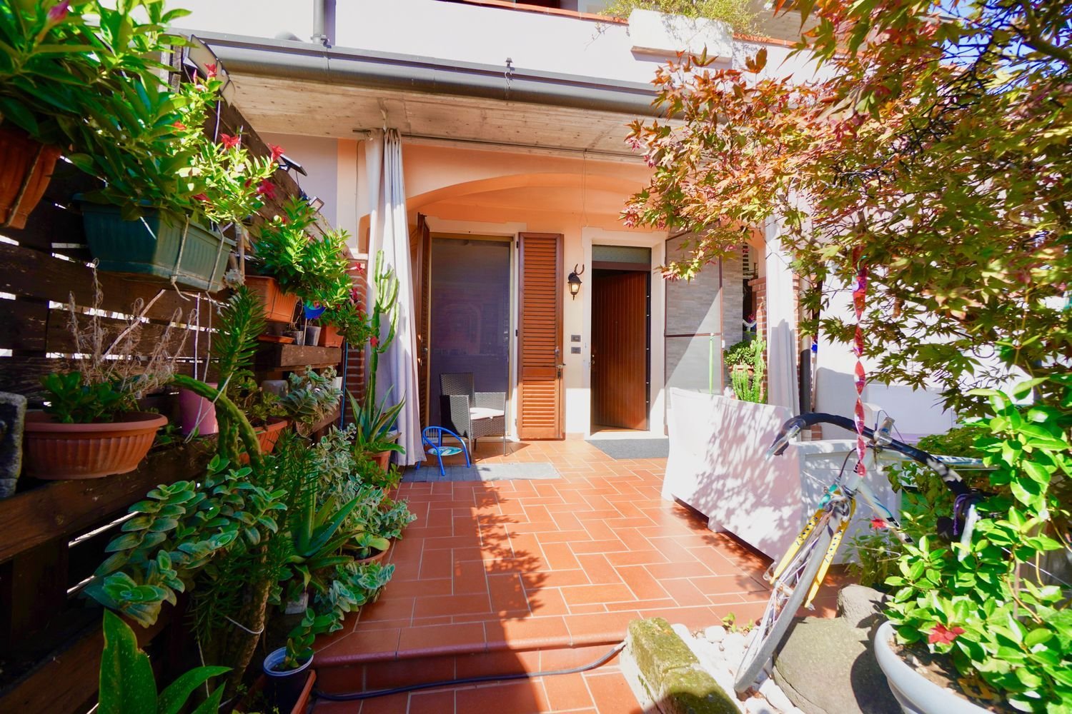 Apartamento de 4 dormitorios en Travagliato, Italy No. 361362