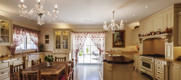 8 bedrooms Villa in Cadiz, Spain No. 84820 5