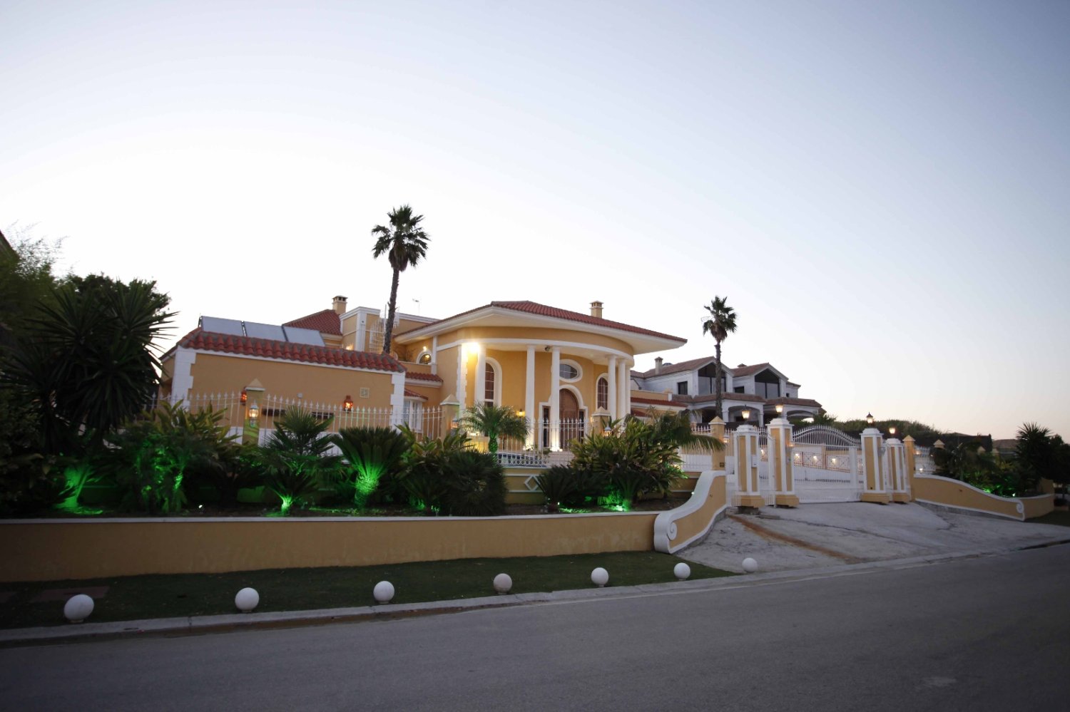 8 bedrooms Villa in Cadiz, Spain No. 84820