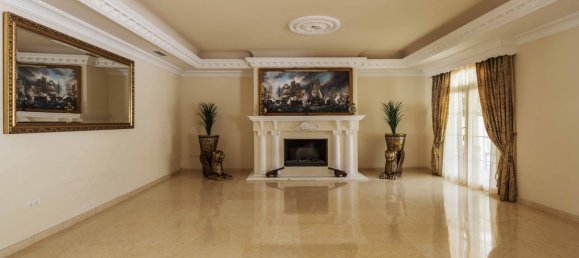 8 bedrooms Villa in Cadiz, Spain No. 84820 9