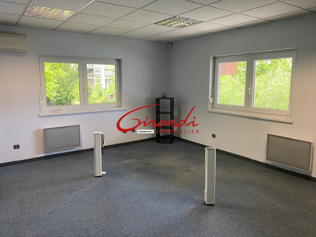 مكتب في Rixheim, France 181متر مربع رقم 89837