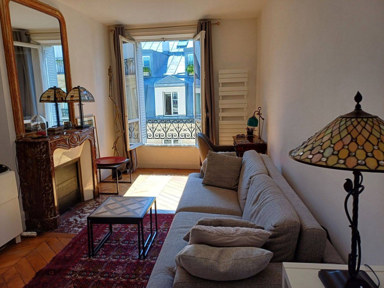 2 rooms Apartment in Paris, France No. 329917