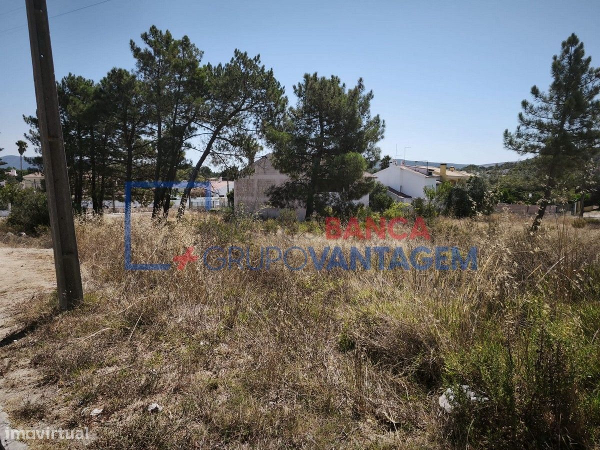  قطعة أرض في Sesimbra, Portugal 800متر مربع رقم 298813