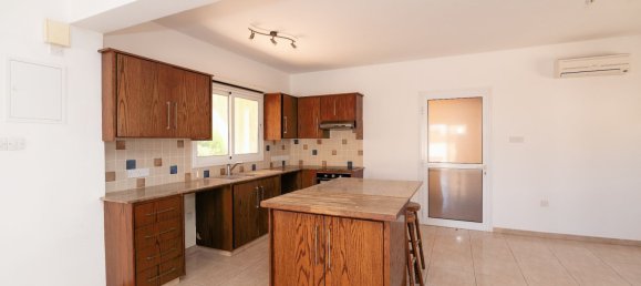 4 bedrooms Villa in Xylofagou, Cyprus No. 22507 9