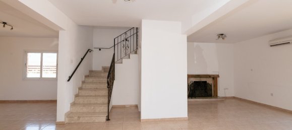 4 bedrooms Villa in Xylofagou, Cyprus No. 22507 6
