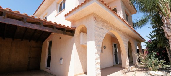 4 bedrooms Villa in Xylofagou, Cyprus No. 22507 2