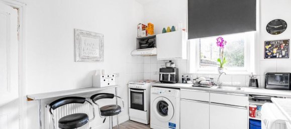 2 bedrooms Apartment in London, United Kingdom No. 12382 7