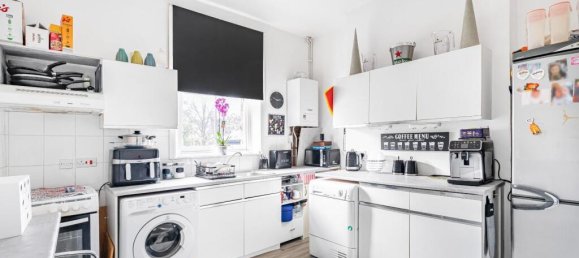 2 bedrooms Apartment in London, United Kingdom No. 12382 5