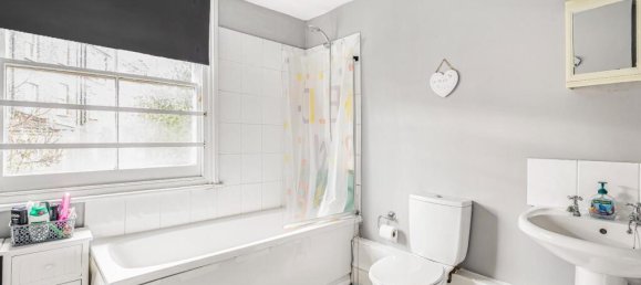 2 bedrooms Apartment in London, United Kingdom No. 12382 8