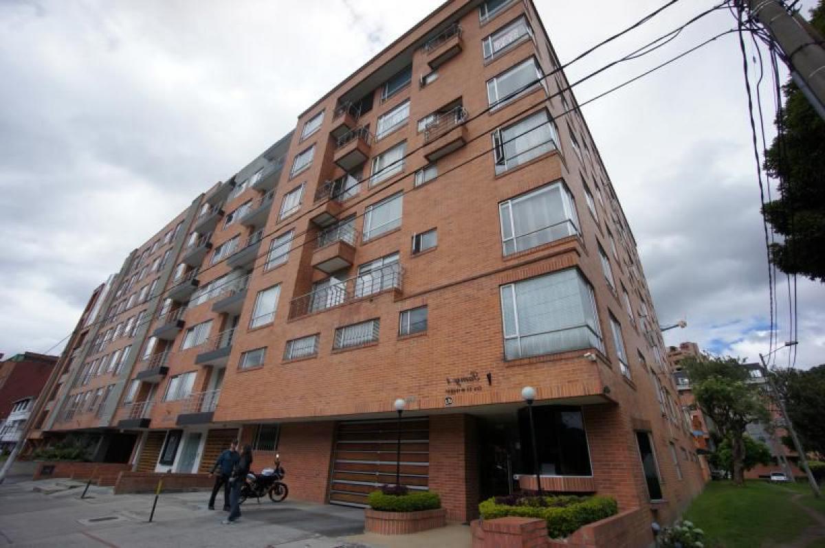 2 bedrooms House in Bogota, Colombia No. 13832