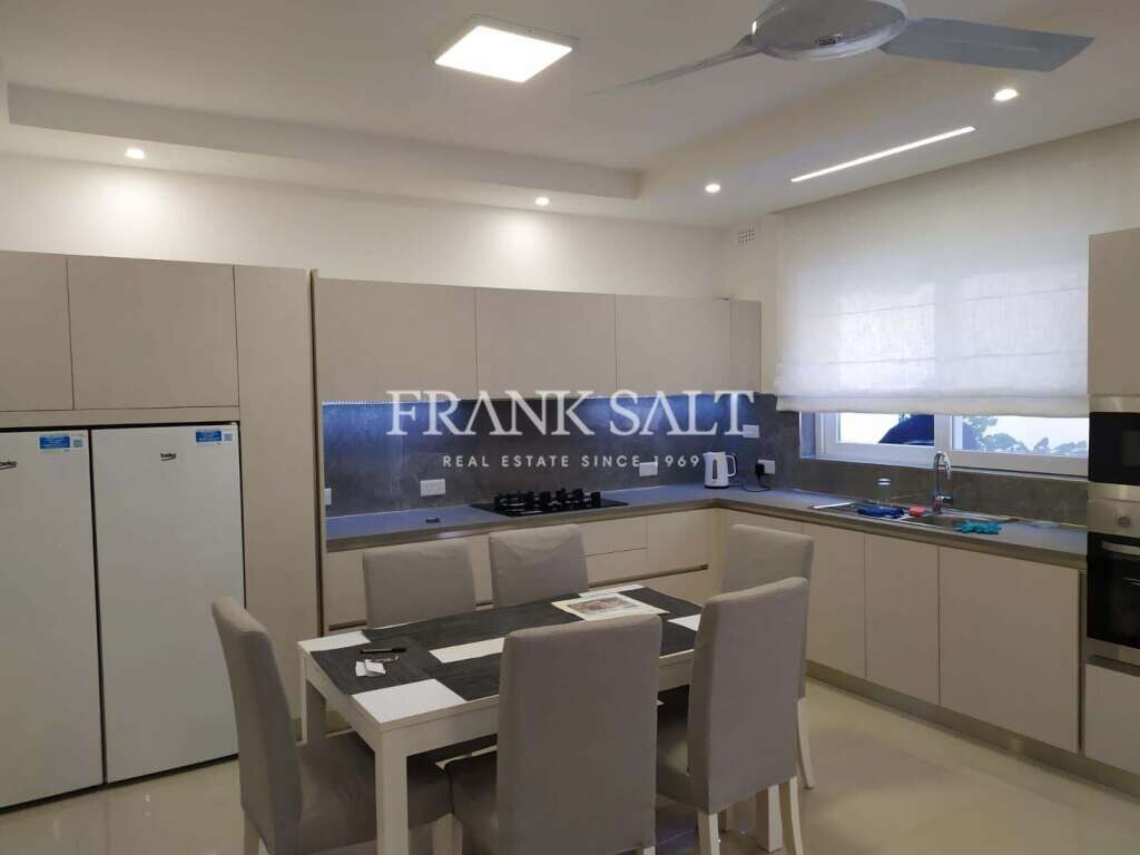 4 غرف نوم منزل في Luqa, Malta رقم 6874