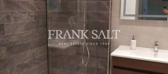 4 غرف نوم منزل في Luqa, Malta رقم 6874 6