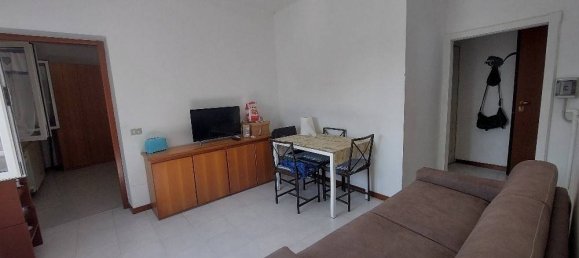 1 bedroom Apartment in Chignolo Po, Italy No. 341505 2