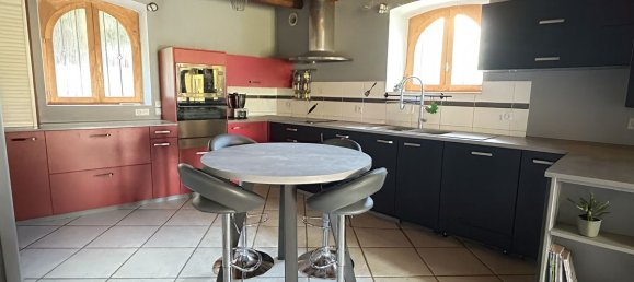 4 bedrooms House in Vaugneray, France No. 339330 3