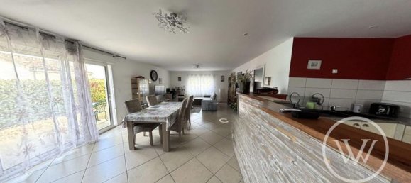 3 Schlafzimmer Haus in Vienne, France, Nr. 309975 3