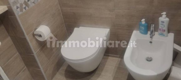 Apartamento de 2 dormitorios en Corsico, Italy No. 362110 16