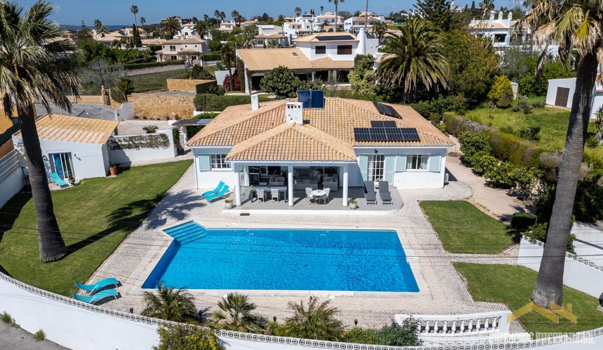 3 bedrooms Villa in Luz, Portugal No. 270875